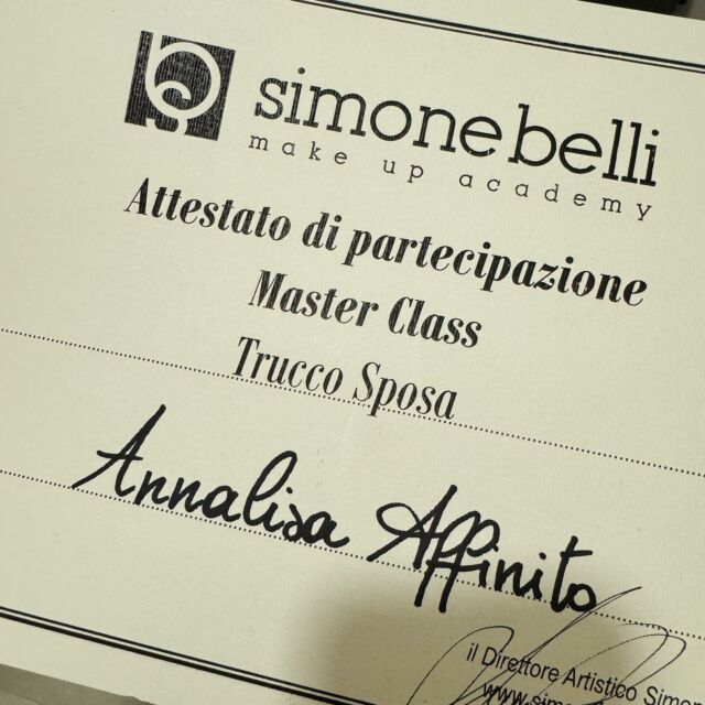 Bellissima esperienza alla @simonebelliacademy @simonebellireal grazie di cuore a @manola_spaziani_mua ❤️
#makeup #makeupartist