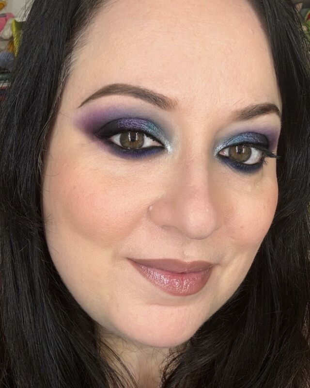 Smokey in sfumature cangianti adatto per stagioni fredde
#armocromia #armocromiaetruccocorrettivo #winterdeep #smokeyeye #makeupartist #makeup #wakeupandmakeup #makeuplover