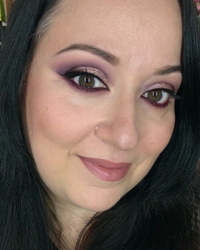 Oggi trucco in tonalità prugna e rosa antico realizzato con la palette Vintage di @ctr_italia